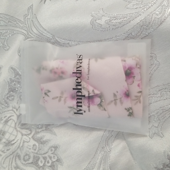 Lymphedivas Arm Sleeve - Picture 3 of 7